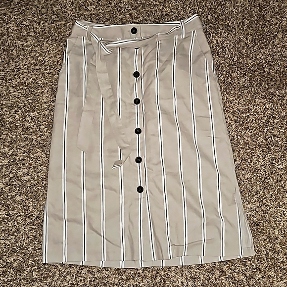 Banana Republic midlength Skirt - Picture 1 of 4
